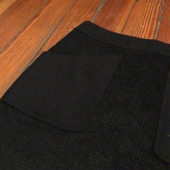 BLACK J. CREW SHORT PENCIL SKIRT - Picture 2 of 5